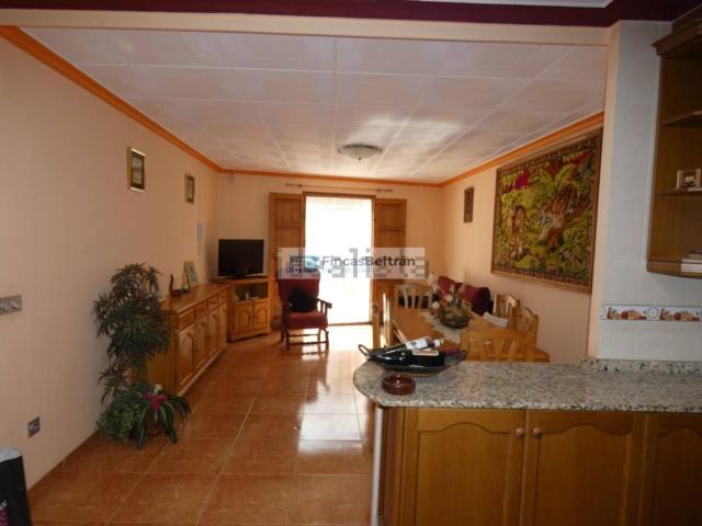 Chalet, Calig