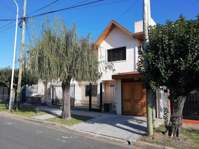 CHALET. CALLE VIRREY CISNEROS AL 5800. I.C en Inmomap