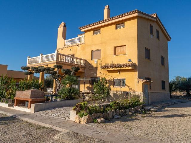 Chalet, Camarles