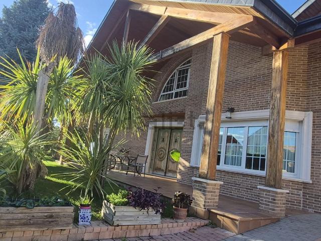 Chalet, Campo Real