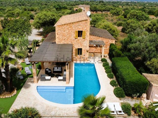 Chalet, Campos