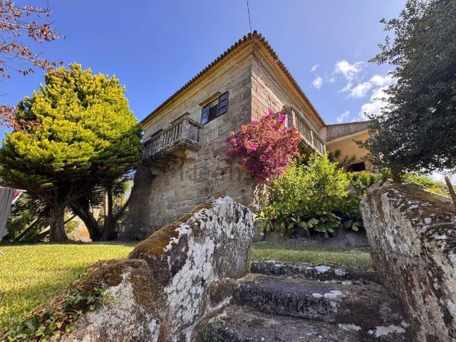 Chalet, Cangas