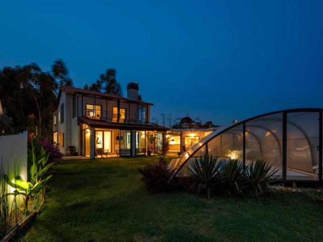 Chalet, Cangas