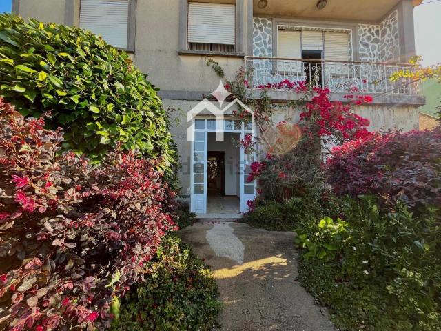 Chalet, Cangas