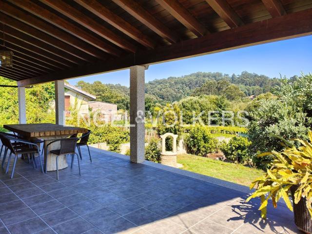 Chalet, Cangas