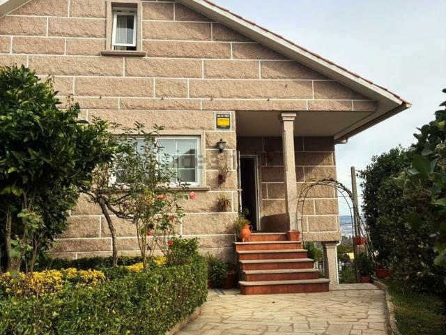 Chalet, Cangas