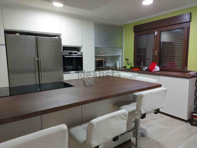 Chalet, Cangas