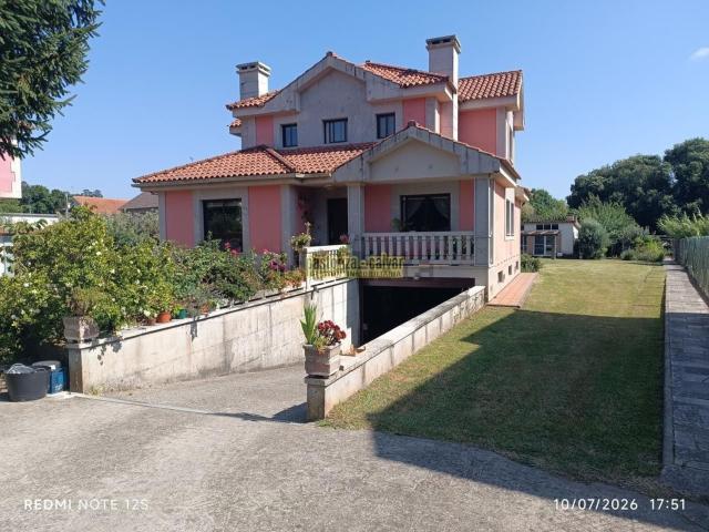 Chalet, Cangas