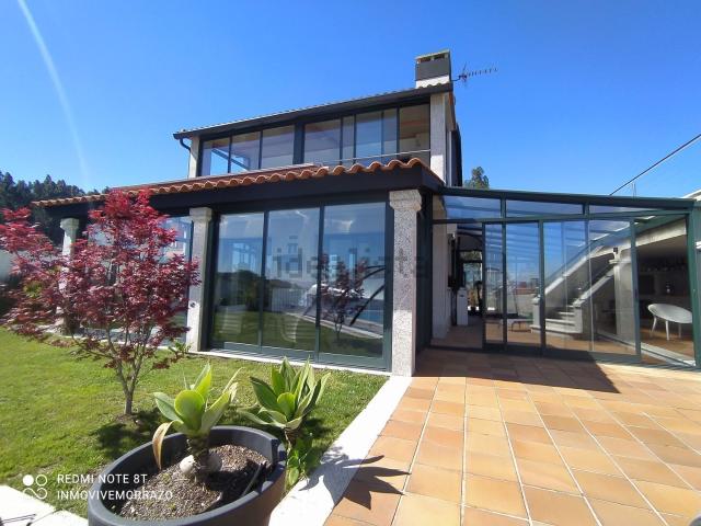 Chalet, Cangas