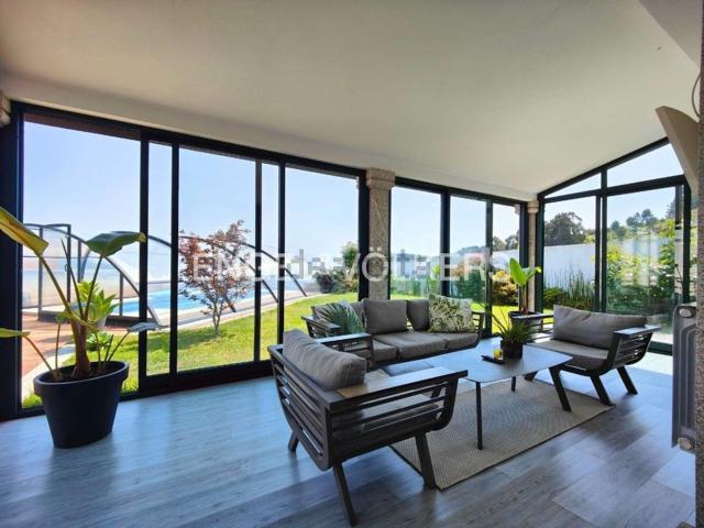 Chalet, Cangas