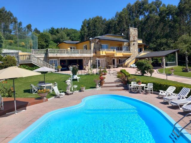 Chalet, Cangas