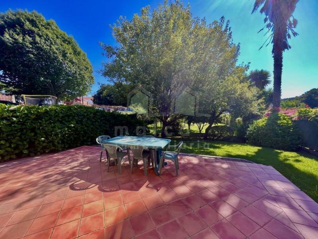 Chalet, Cangas