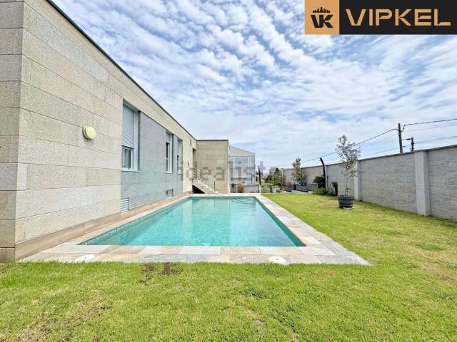 Chalet, Cangas