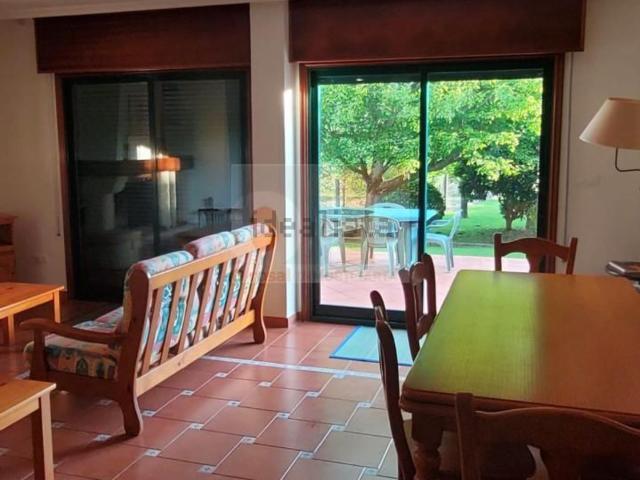 Chalet, Cangas