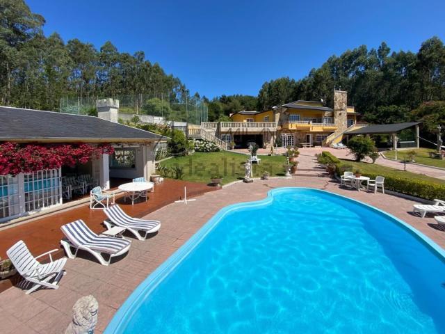 Chalet, Cangas