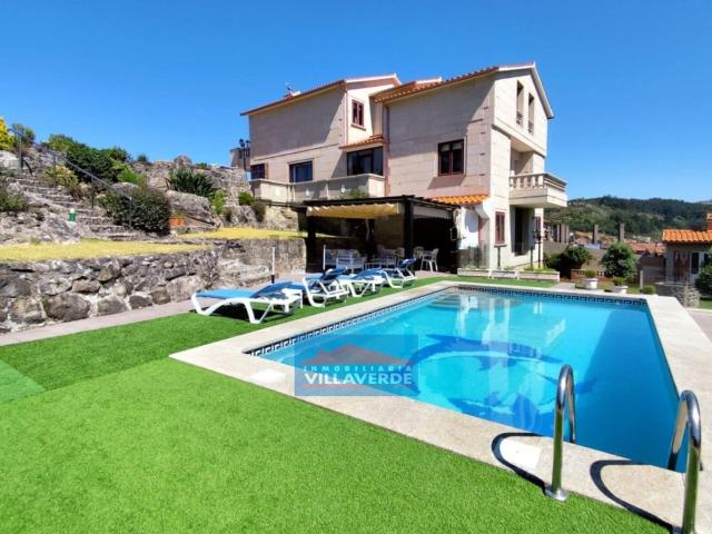 Chalet, Cangas