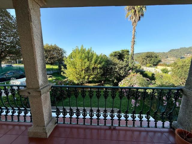 Chalet, Cangas