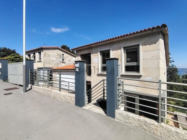 Chalet, Cangas