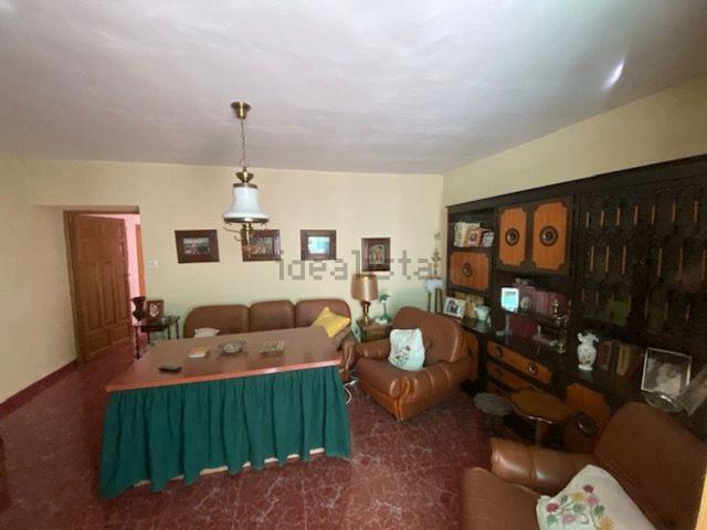 Chalet, Caniles