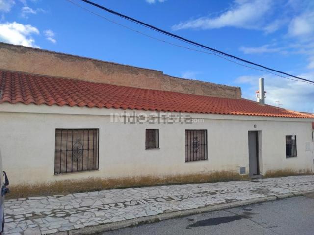 Chalet, Caniles
