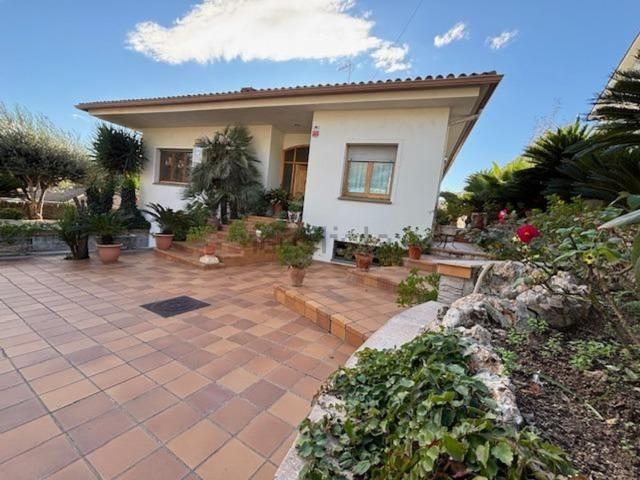 Chalet, Canovelles