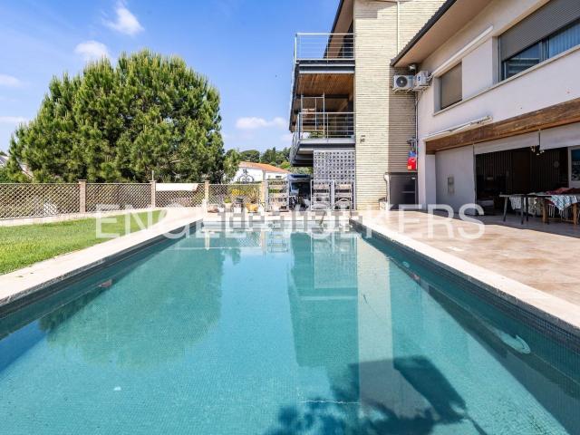 Chalet, Canovelles