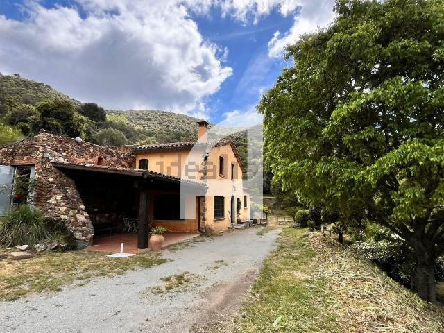 Chalet, Cànoves i Samalús
