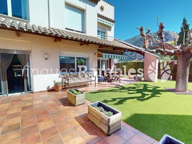 Chalet, Capellades