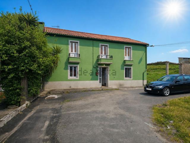 Chalet, Carral