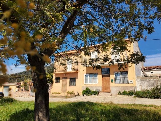 Chalet, Casas de Millan