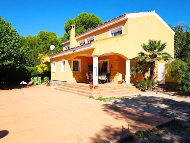 Chalet, Castalla