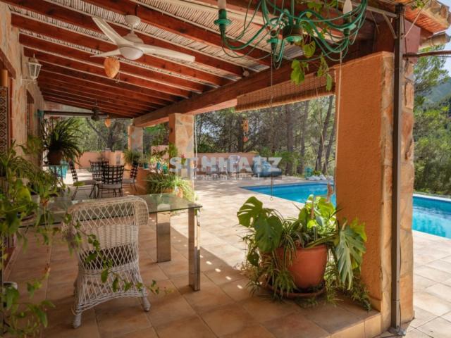 Chalet, Castell de Castells
