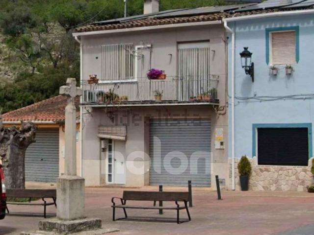 Chalet, Castell de Castells