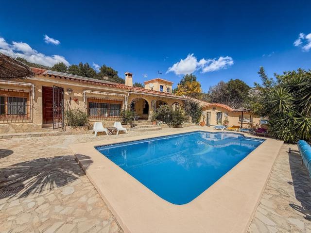 Chalet, Castell de Castells