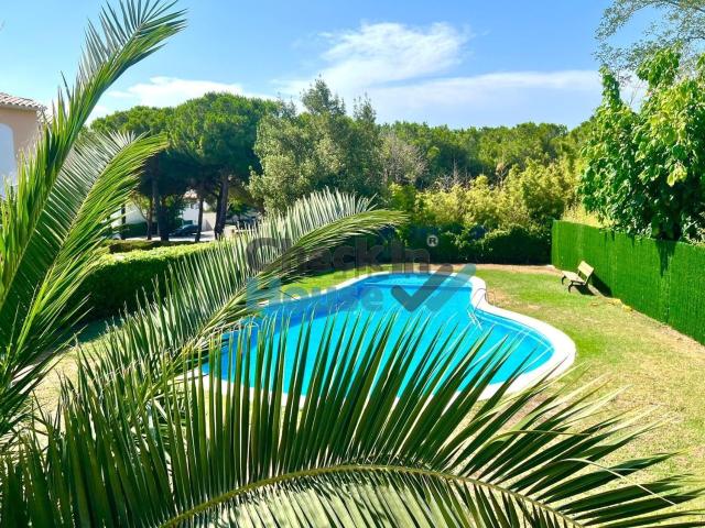 Chalet, Castell Platja d&apos Aro