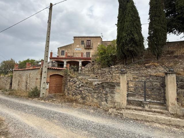 Chalet, Castellbell i el Vilar