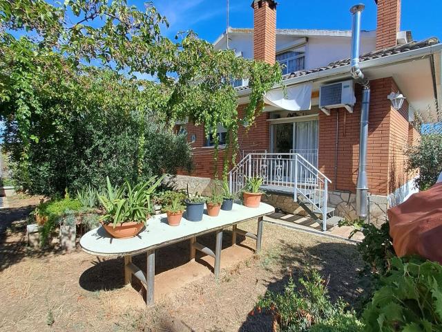 Chalet, Castellbisbal