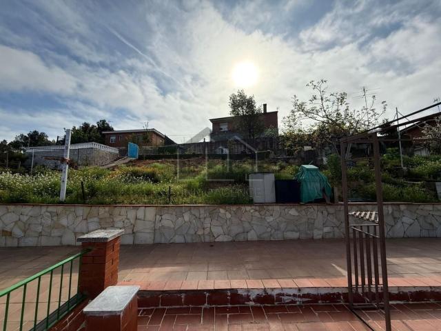 Chalet, Castellbisbal