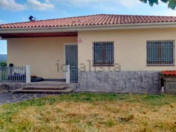 Chalet, Castellbisbal