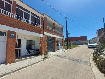 Chalet, Castellet i la Gornal