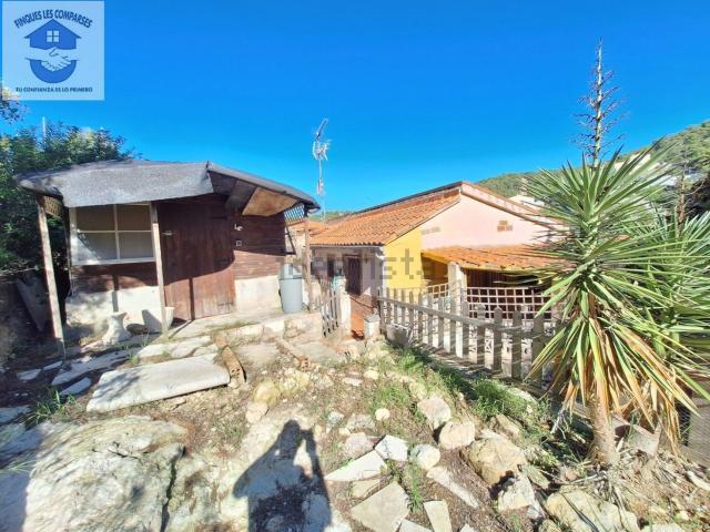 Chalet, Castellet i la Gornal