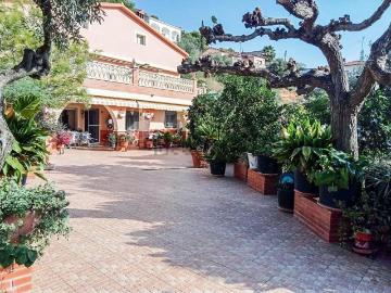 Chalet, Castellet i la Gornal