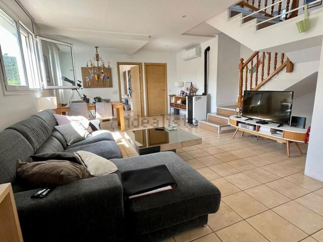 Chalet, Castellví de Rosanes
