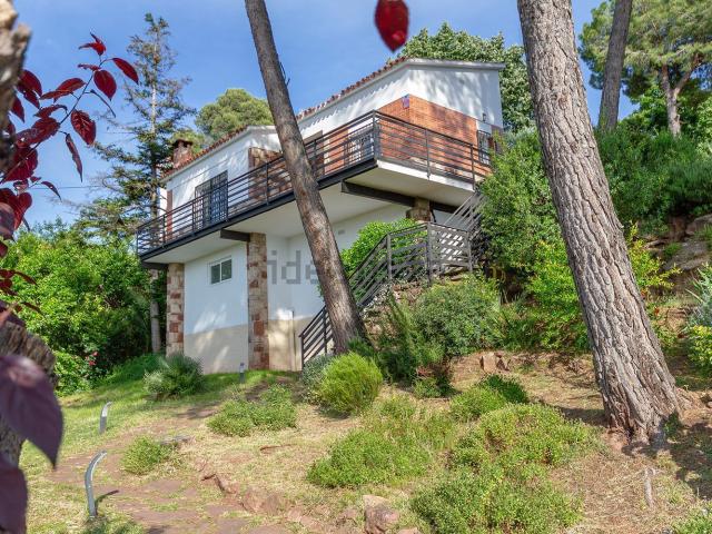 Chalet, Castellví de Rosanes