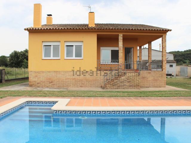 Chalet, Celrà