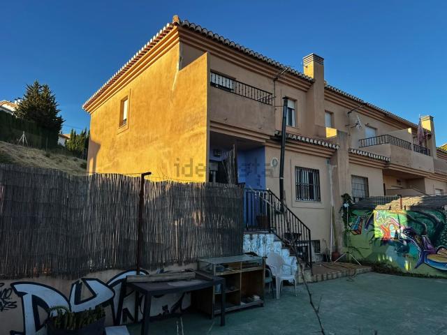 Chalet, Cenes de la Vega