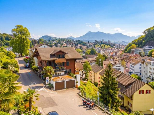 CHALET CHARME IN DER STADT MIT DREI EINHEITEN