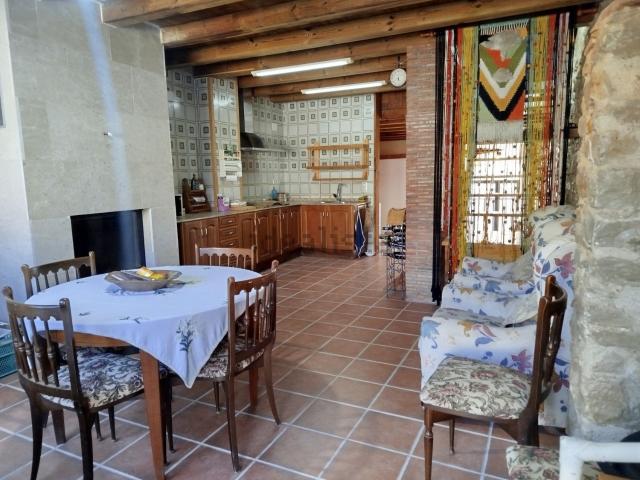 Chalet, Chert