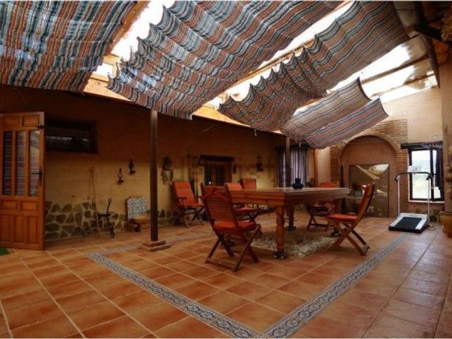 Chalet, Chillon