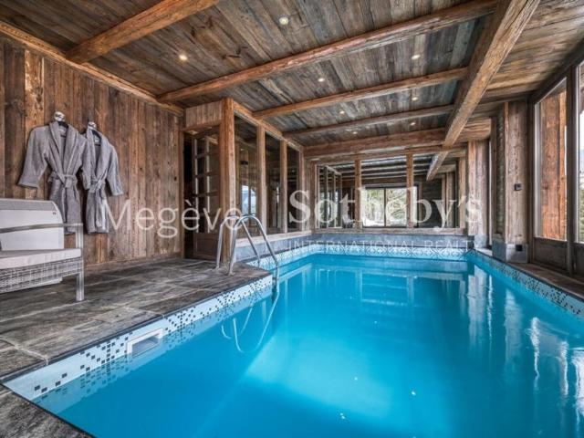 Chalet Crystal White Au cœur de Megève, avec piscine et spa